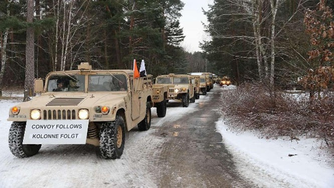 Американские войска на полигоне Лехнин (ФРГ): он снова будет местом отдыха при переброске в Польшу и Прибалтику.