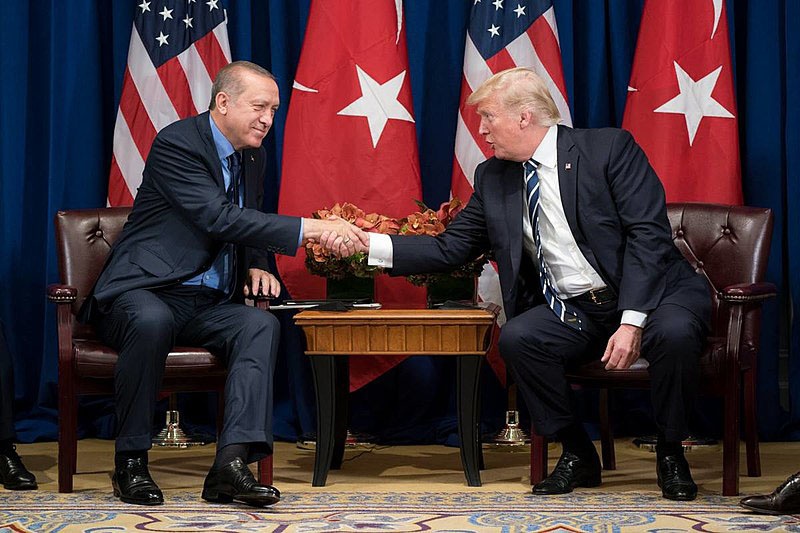 Реджеп Тайип Эрдоган доверительно переговорил с Дональдом Трампом, с которым совсем недавно грызся вусмерть.
