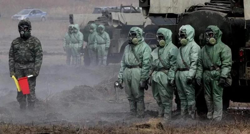 Подразделения радиационной, химической и биологической защиты проводят учения по противодействию массовым вирусным атакам.