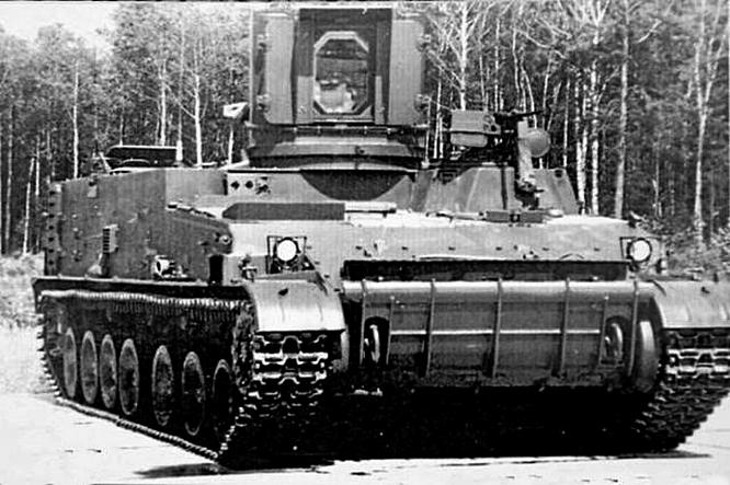 Первый советский самоходный лазерный комплекс 1К11 «Стилет».