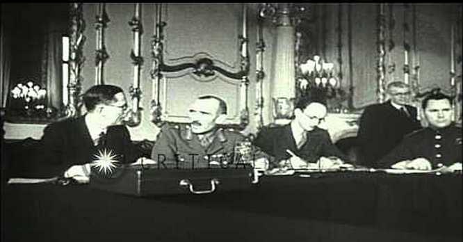 На первом заседании Европейской консультативной комиссии 15 января 1944 года английский представитель генерал У. Стрэнг (крайний слева) представил меморандум, в котором были изложены условия и механизм обеспечения оккупации Германии.