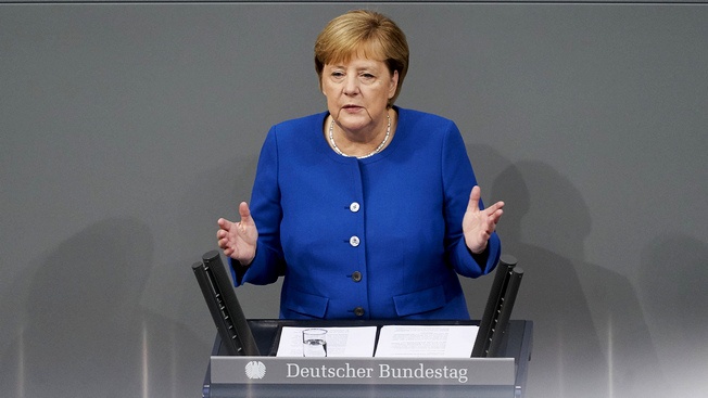 Коронавирус вернул «хромую утку» Меркель на Олимп