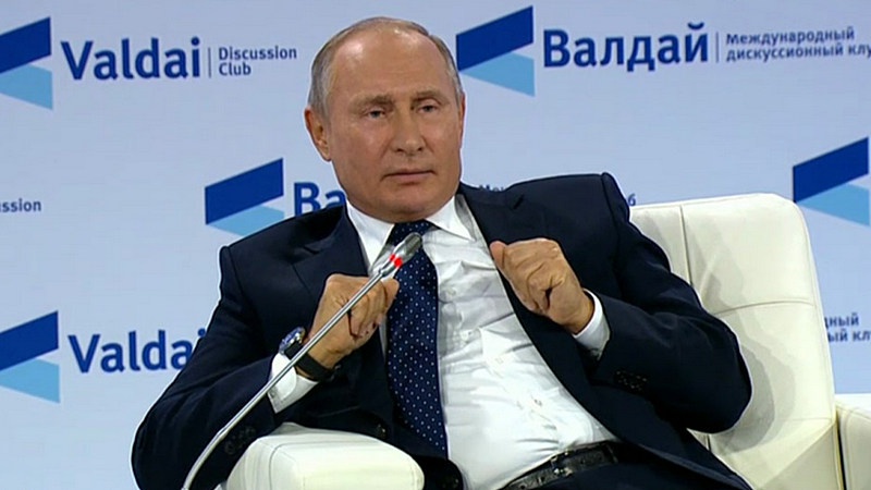 На Валдайском форуме в Сочи, Владимир Путин заявил, что Россия готова применить ядерное оружие только после того, как убедится, что потенциальный агрессор наносит по ней удар.