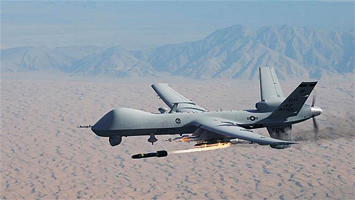MQ-9 Reaper может нести большое количество боеприпасов, что позволяет ему выполнять роль беспилотника-охотника-убийцы.