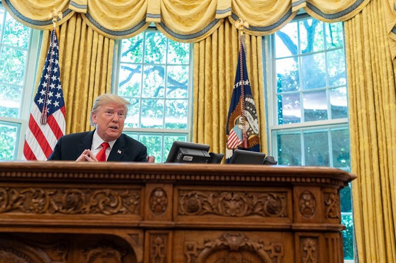 Трамп раз за разом наносит смертельный удар по власти транснационалов.