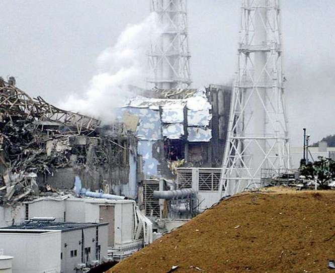 Энергоблоки «Фукусимы-1» после взрыва.