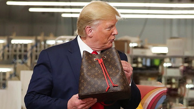 Трамп пошёл войной на сумочки Louis Vuitton