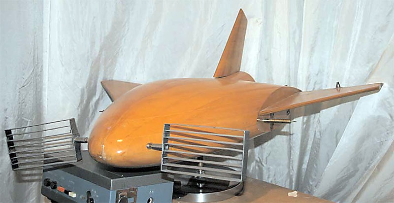 По чертежу-эскизу Юрия Гагарина была изготовлена деревянная модель для аэродинамических исследований, получившая название «ЮГ».
