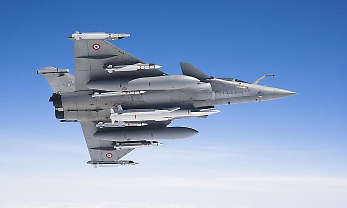 Французкая крылатая ядерная ракета Air-Sol Moyenne Portée (ASMP-A) на истребителе Dassault Rafale.