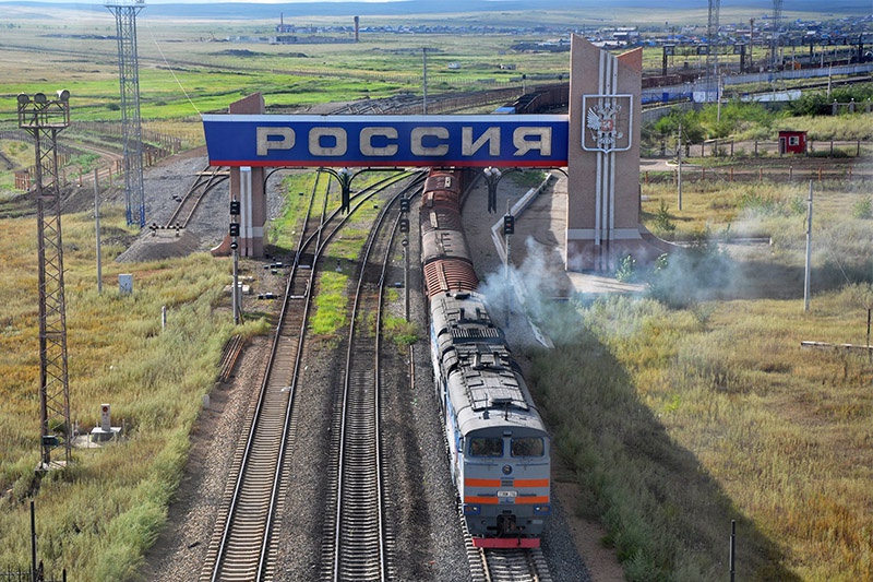 Товарный поезд на российско-китайской границе.