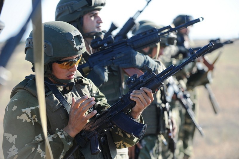 Действуют масштабные программы обучения офицеров казахстанских вооружённых сил в странах НАТО.