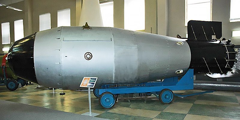 В 1961 году над Новой Землёй была испытана советская «Царь-бомба» с мощностью взрыва ядерного заряда более 58,5 мегатонн.