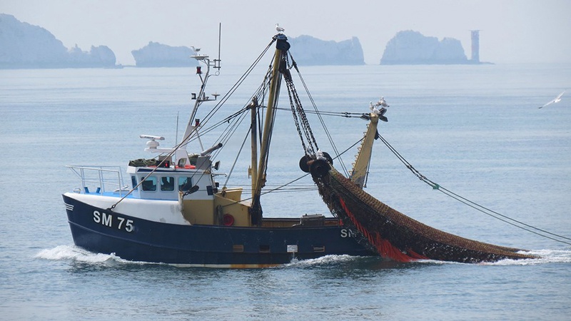 Великобритания хочет вернуть своим рыбакам полные привилегии в родных водах.