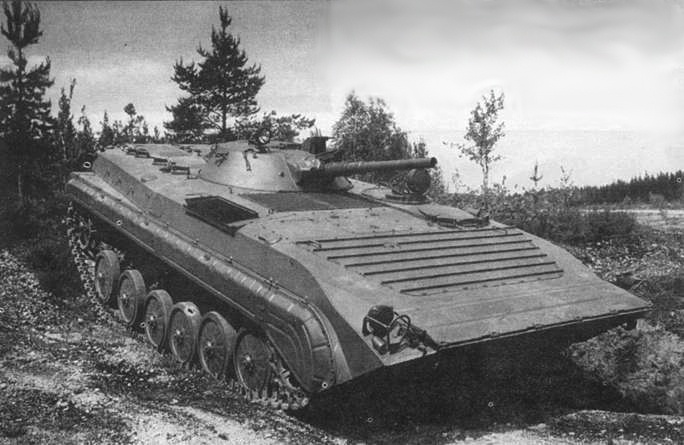 БМП-1 приняли на вооружение в 1965 году.