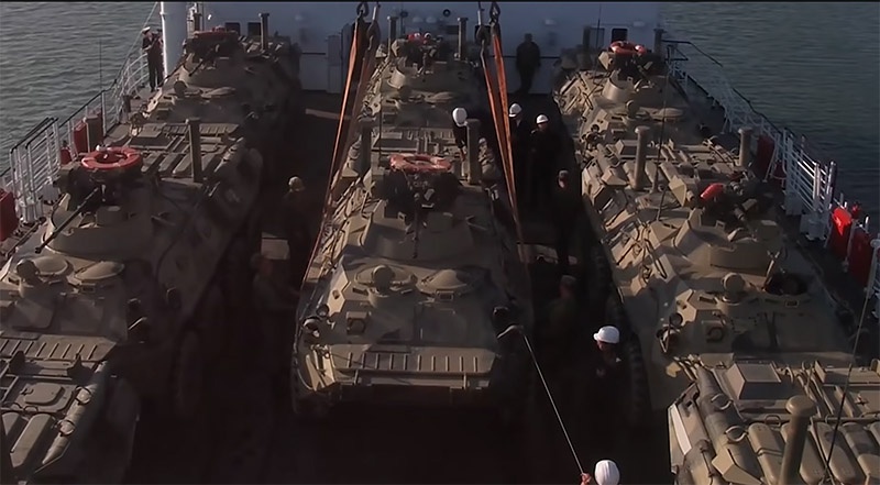 Гражданское судно может быть задействовано для военных нужд.