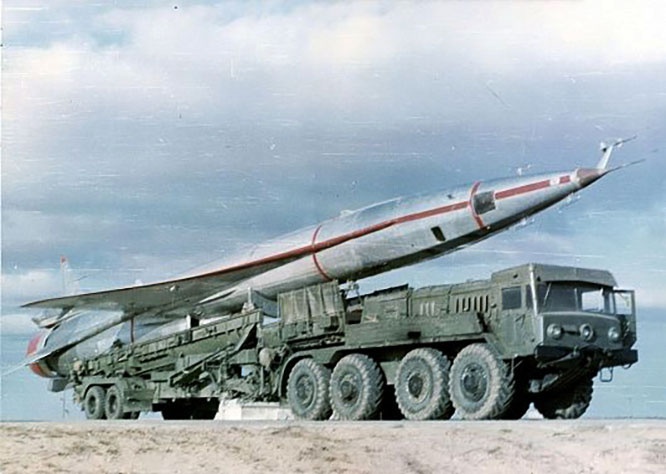 Дальний сверхзвуковой беспилотный разведчик Ту-123 «Ястреб» был принят на вооружение ВВС СССР 23 мая 1964 года.