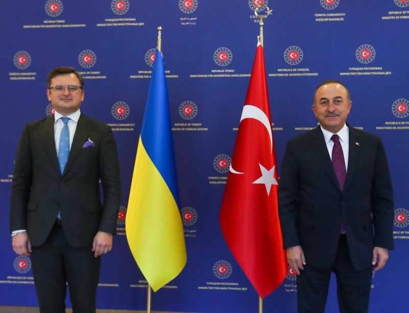 Министр иностранных дел Турции Мевлют Чавушоглу провел встречу с министром иностранных дел Украины Дмитрием Кулебой 2 декабря 2020 г.