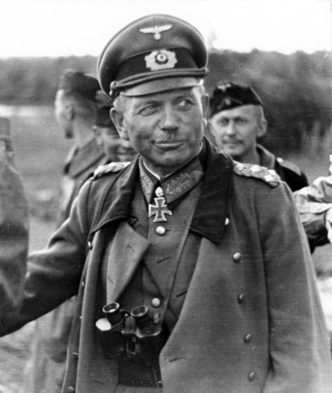 Генерал Хайнц Гудериан стал в 1950-х военным советником при восстановлении вооружённых сил в Западной Германии.