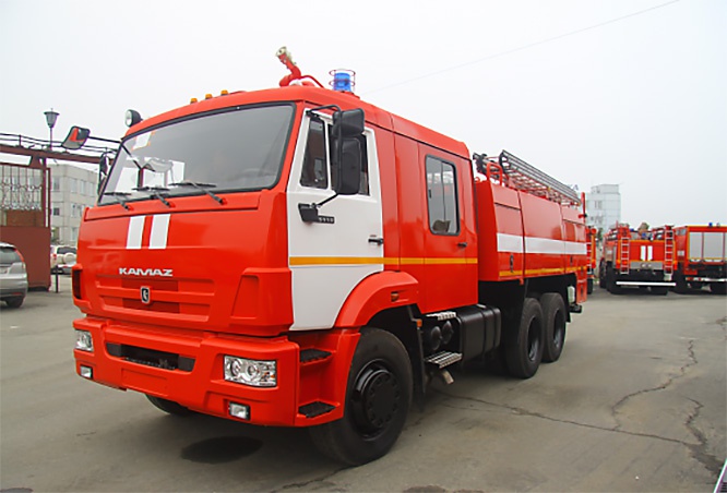 В соединения и в воинские части ЦВО поступили 12 автоцистерн на базе автомобиля КамАЗ.