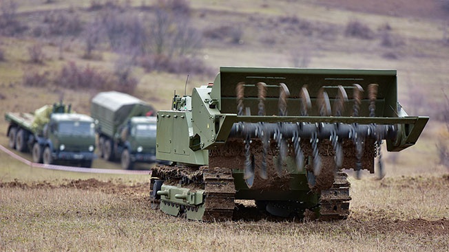 «Боевые скорпионы» и военные тракторы «Боевые скорпионы» и военные тракторы