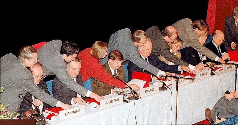 Совет Баренцева/Евроарктического региона (СБЕР) был учреждён как форум регионального сотрудничества 11 января 1993 года на встрече министров иностранных дел России и стран Северной Европы в городе Киркенесе (Норвегия).
