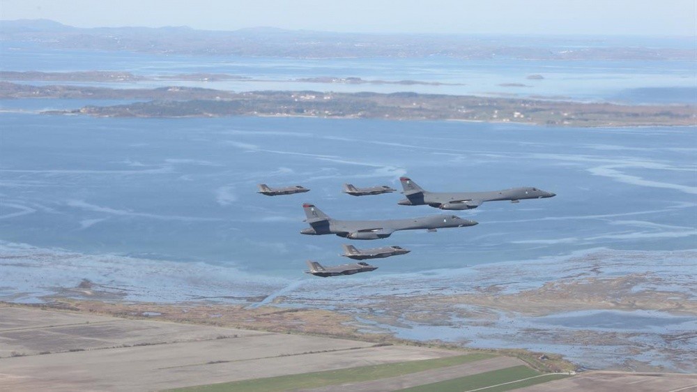 США перебросили в Норвегию стратегические бомбардировщики B-1B Lancer.