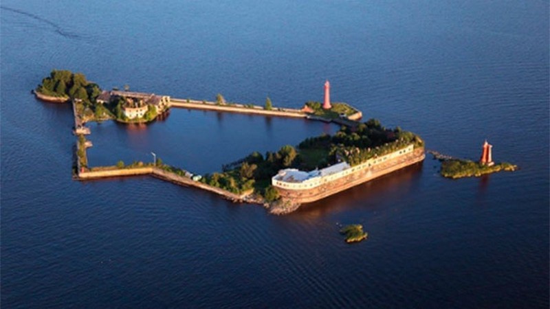Бастионы Кронштадта.
