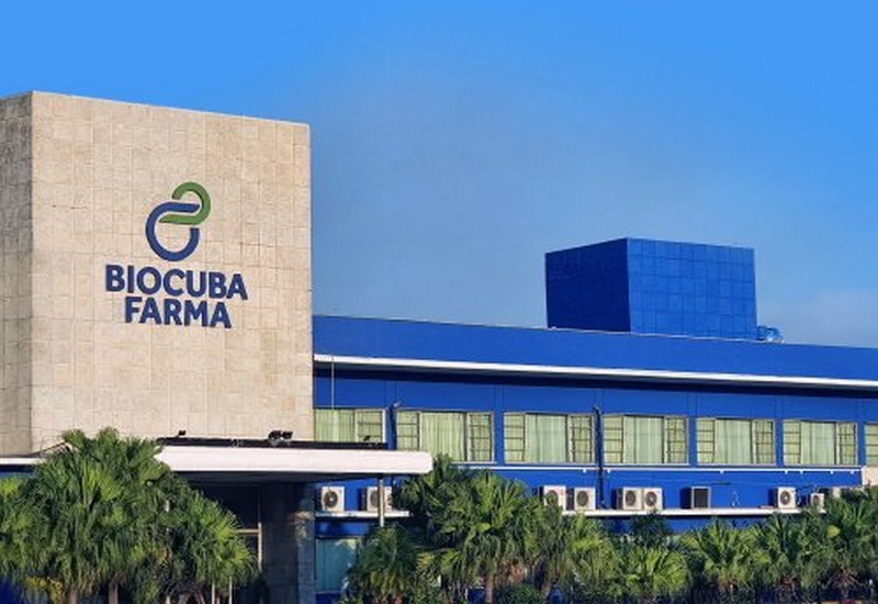 «Независимость-2» производится в больших масштабах на заводе Biocen, принадлежащем бизнес-группе BioCubaFarma, лидеру кубинской биотехнологии.