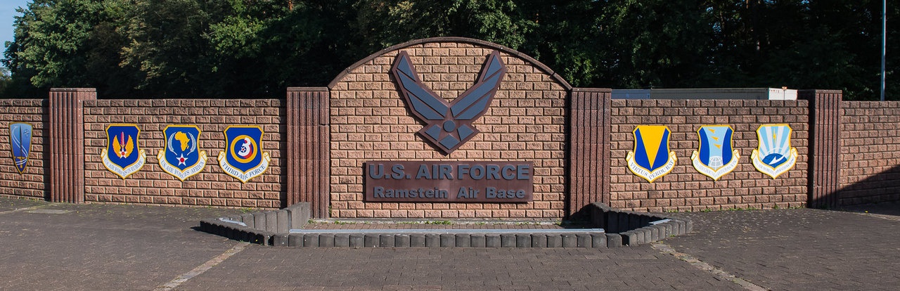 Авиабаза Рамштайн (Ramstein Air Base), является не только крупнейшей в Германии, но и самым крупным опорным пунктом американских ВВС за пределами США.