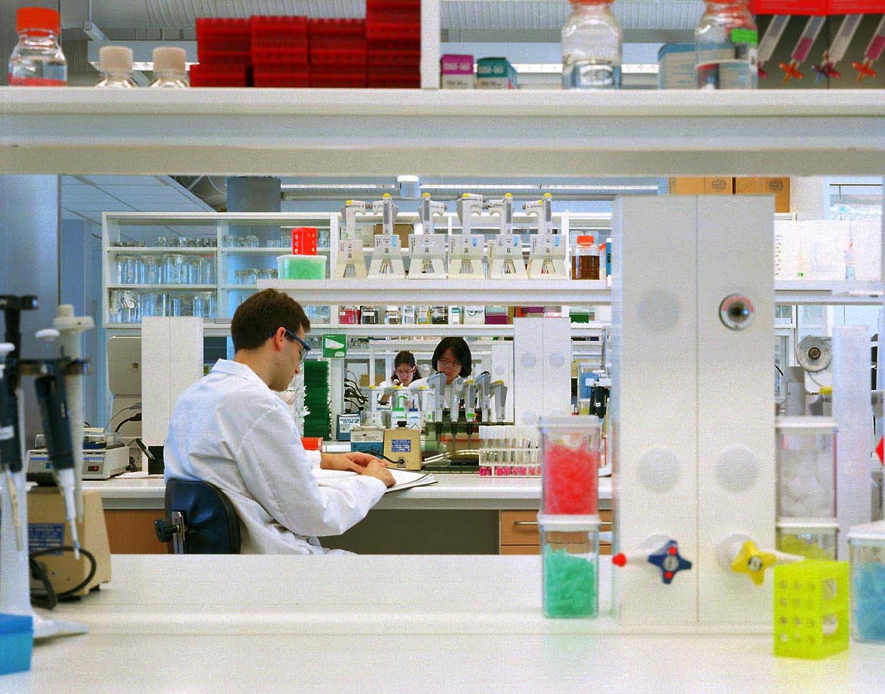 У AstraZeneca проблемы не только с вакциной, но и с попыткой фальсификации статистики результатов своих испытаний.