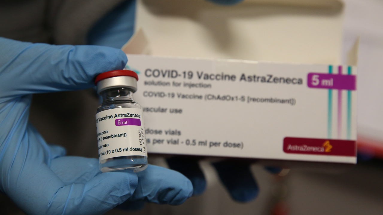 Мутной вакцине AstraZeneca опять не удалось стать панацеей
