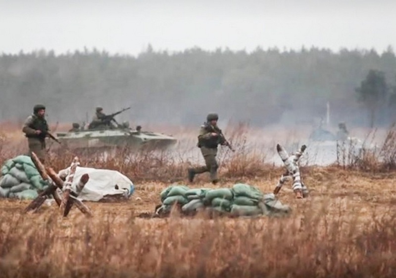 Личный состав соединений и воинских частей Воздушно-десантных войск приступил к практическим занятиям в пунктах постоянной дислокации и военных полигонах в рамках контрольной проверки за зимний период обучения.