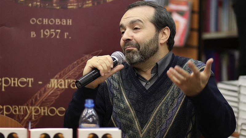 Накануне 9 Мая никакой писатель, никакой политик и вообще никакой Виктор Шендерович, заявил, что в этот день нам надо не праздновать, а каяться.