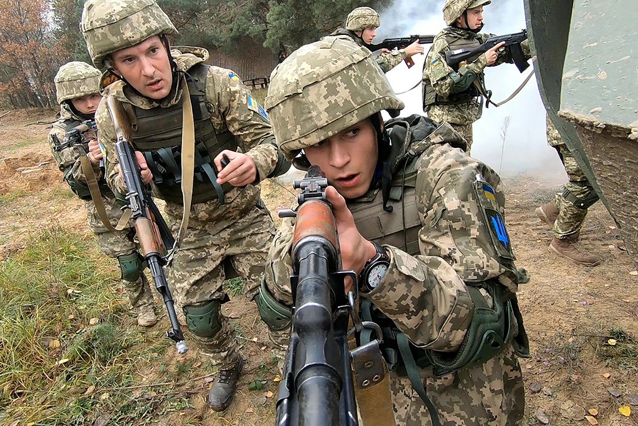 На Украине предпринимаются серьёзные усилия по «профессионализации» армии.