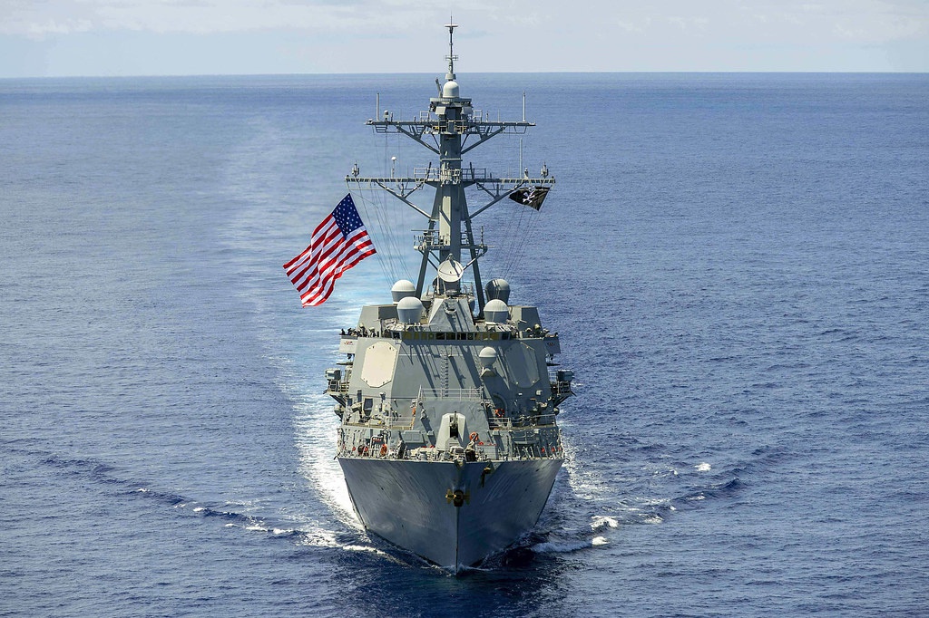 Американский эсминец USS Kidd осуществил проход через Тайваньский пролив.