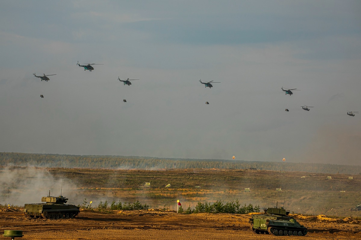 Войска Западного оперативного командования и российской 1-й гвардейской танковой армии навязали подразделениям неприятеля ближний огневой бой.