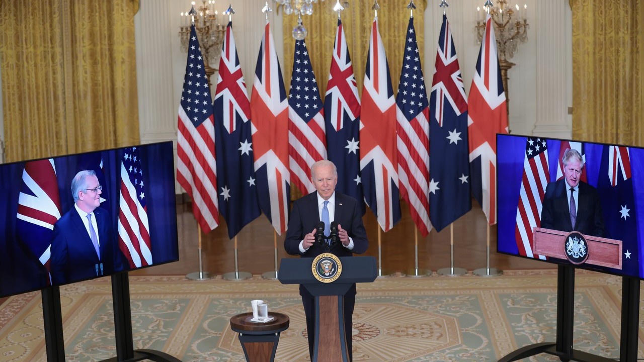 15 сентября Австралия, Великобритания и США сообщили о создании стратегического партнёрства в сфере безопасности AUKUS, сосредоточенного на Индо-Тихоокеанском регионе.