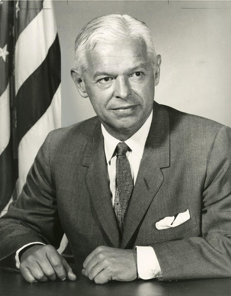 Меморандум NSC 68 был разработан под руководством Пола Х. Нитце, директора по планированию политики Государственного департамента США в 1950-1953 годах.