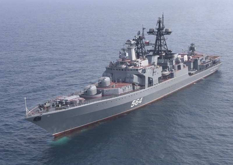 Большой противолодочный корабль «Адмирал Трибуц» Тихоокеанского флота в ходе учения уничтожил корабль условного противника.