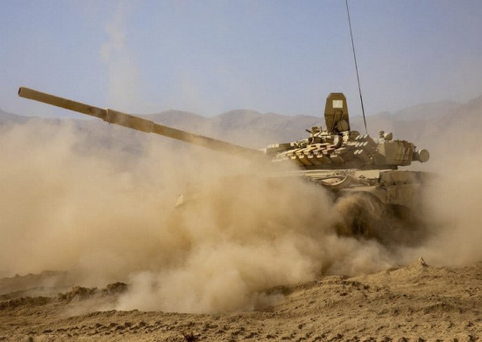 Российские танкисты 201-й военной базы в Таджикистане в ходе боевых стрельб освоили новые тактические приёмы.