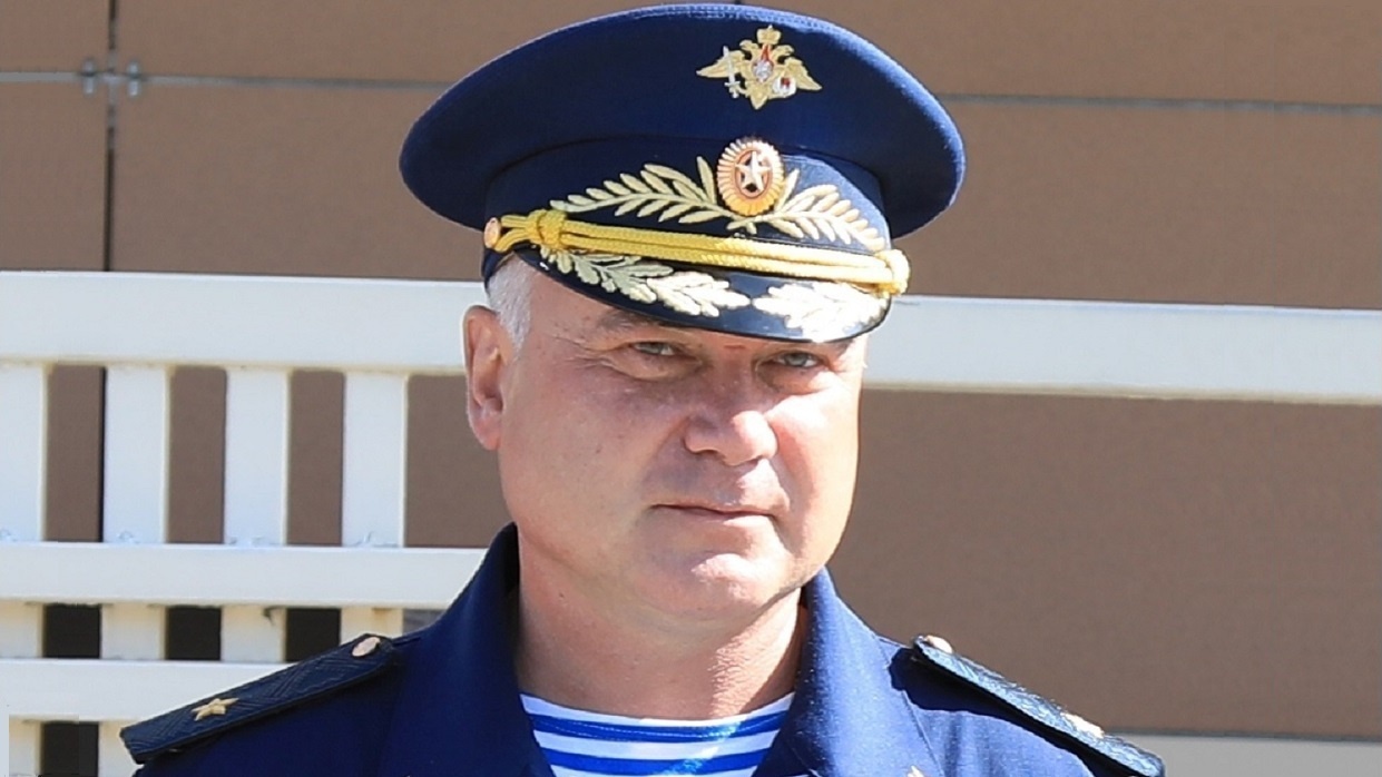 Гвардии генерал-майор Андрей Суховецкий: «Мы учим наших бойцов побеждать в режиме онлайн: "увидел - поразил"»