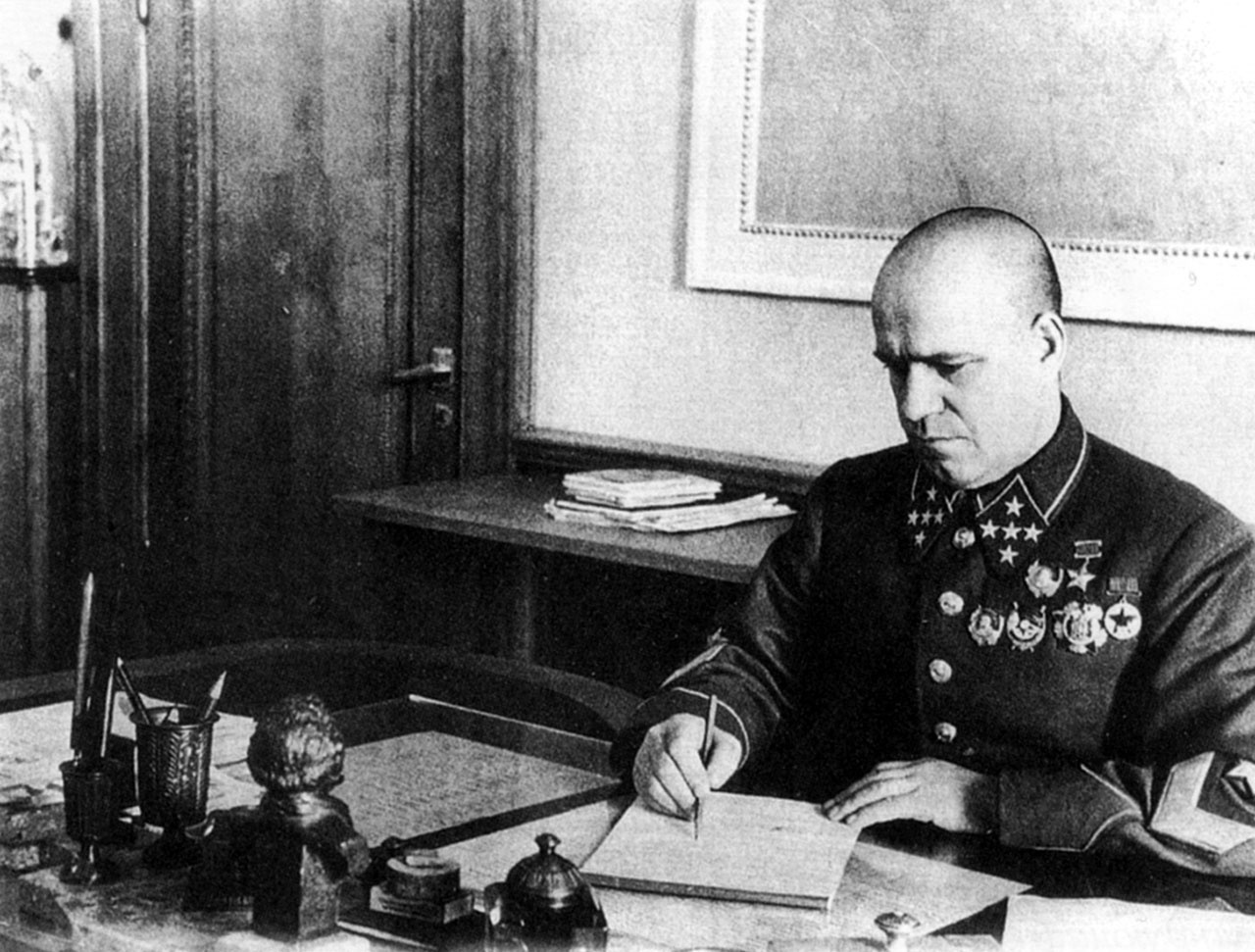 Начальник Генерального штаба РККА Георгий Константинович Жуков. 1941 г.