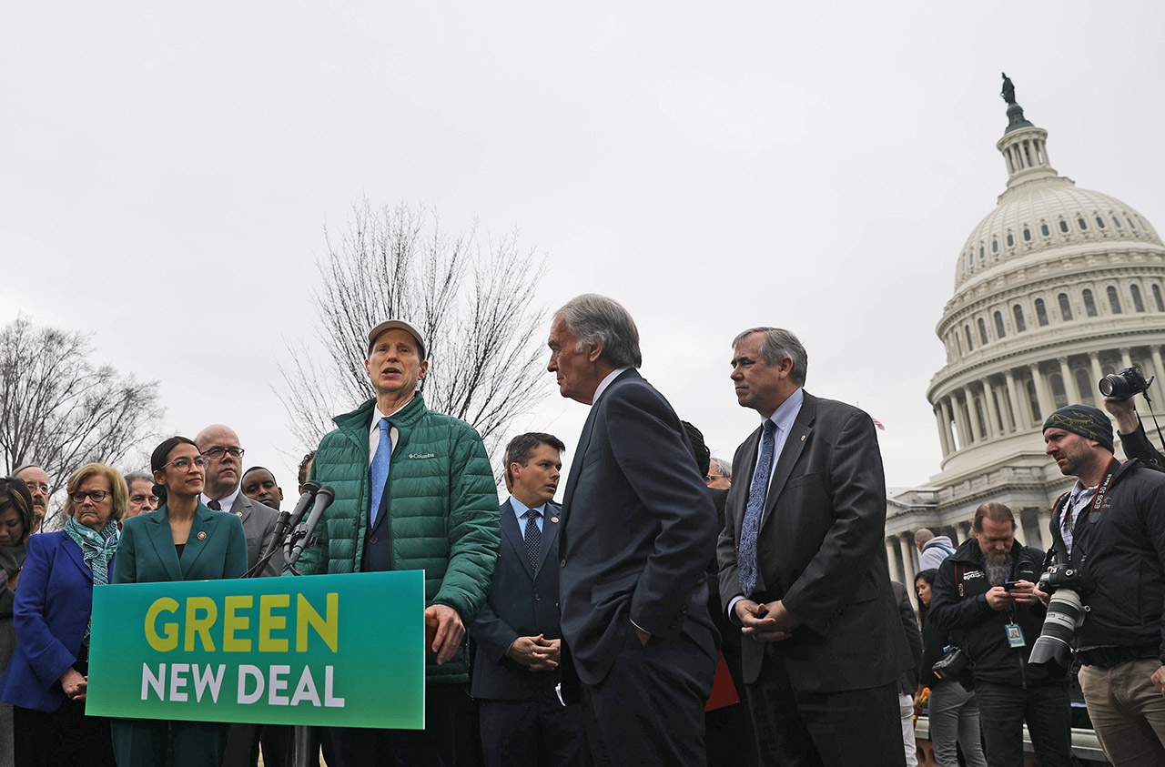 В рамках «Зелёного нового курса» демократы предусмотрели многомиллиардные дотации для «зелёной» энергетики.