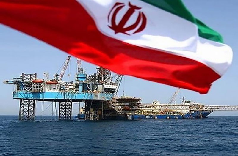 Китай тесно сотрудничает с Тегераном, покупая в обход санкций иранскую нефть, давая тем самым Ирану материальную возможность продолжать угрожать Израилю.