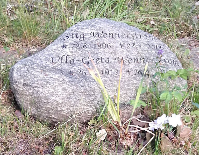 Могила полковника Стига Веннерстрёма. Кладбище в Джурсхольме, к северу от Стокгольма.