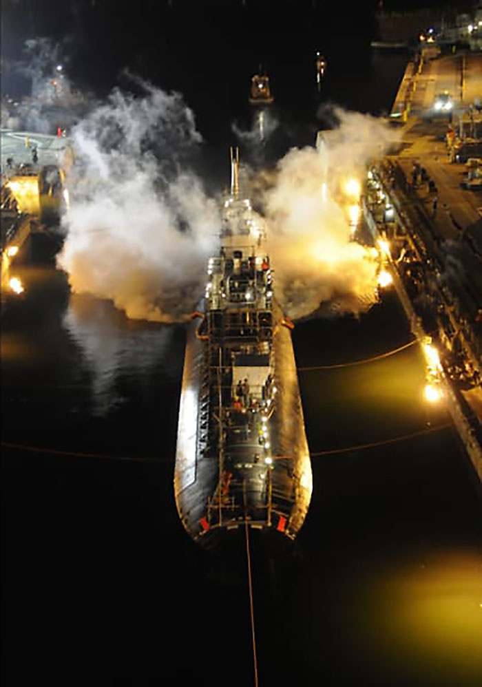 23 мая 2012 года пожар возник на борту атомной подводной лодки USS Miami.