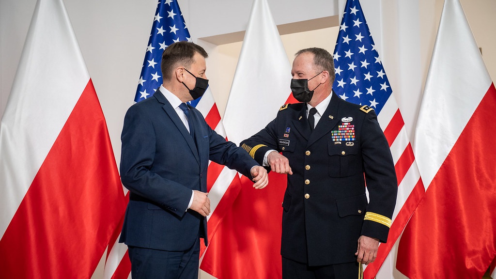 29 марта 2021 года в штаб-квартире Министерства национальной обороны министр обороны Мариуш Блащак встретился с командующим 5-м корпусом Сухопутных войск США генералом Джоном Колашески.