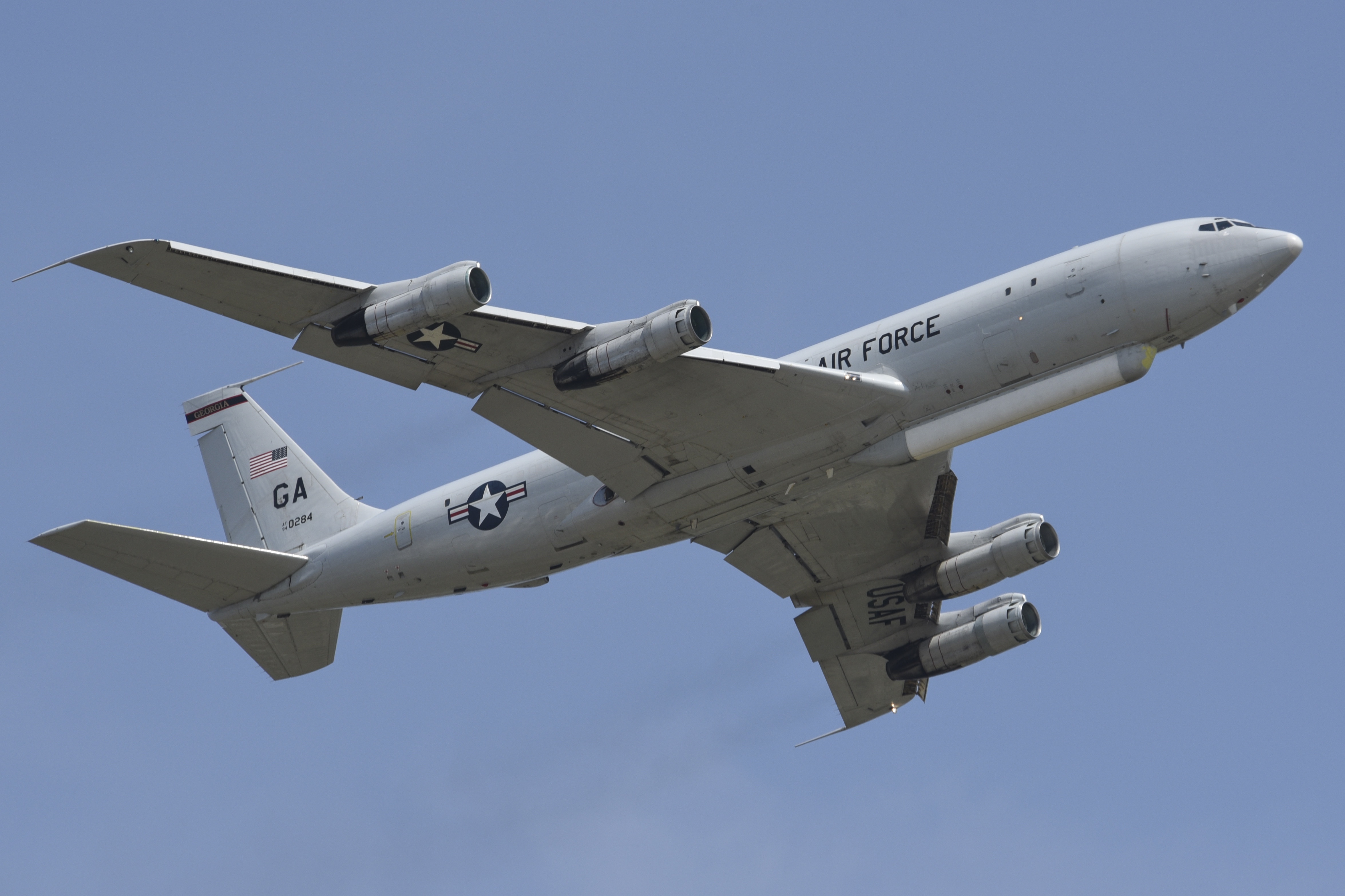 Американский самолёт разведки Е-8С барражировал в 35 км от российской границы над Чёрным морем.