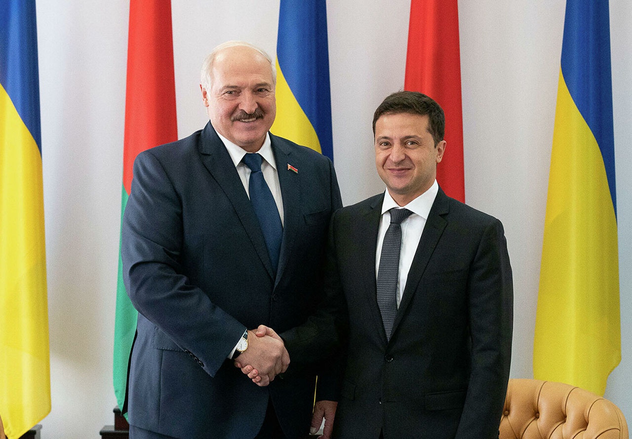 Белоруссия должна присоединиться к санкциям против Украины как ответ на санкции Зеленского, введённые против своего друга Александра Лукашенко.