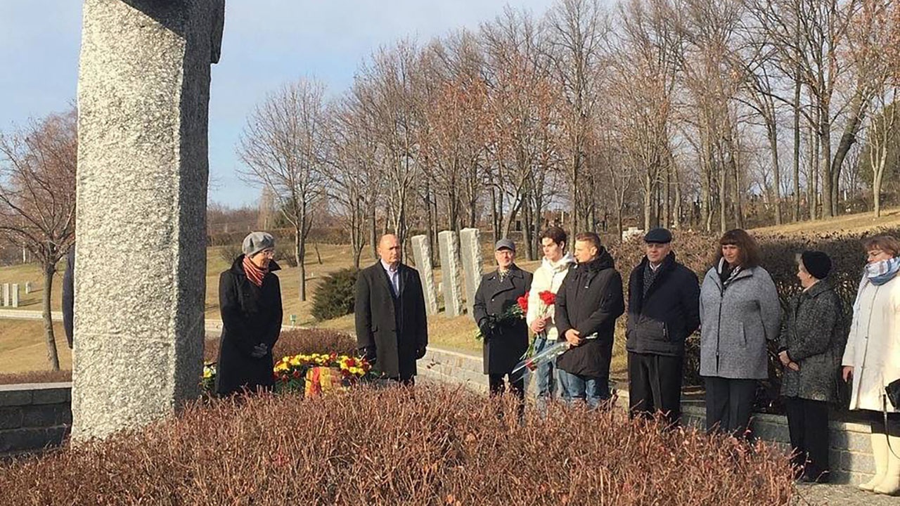 Российские дипломаты воздали почести погибшим на территории Украины солдатам и офицерам нацистского вермахта